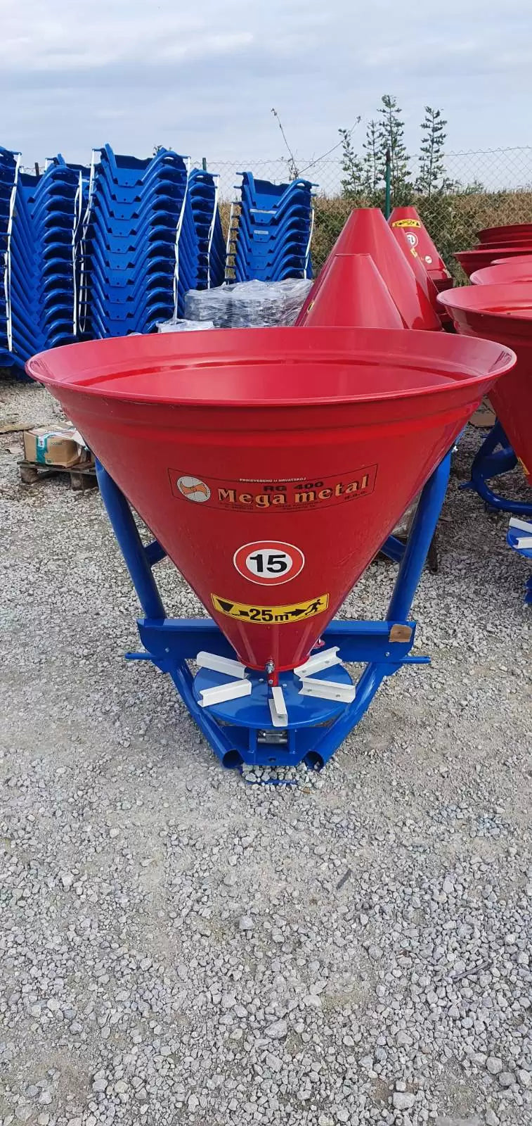 Rasipač Megametal 400L